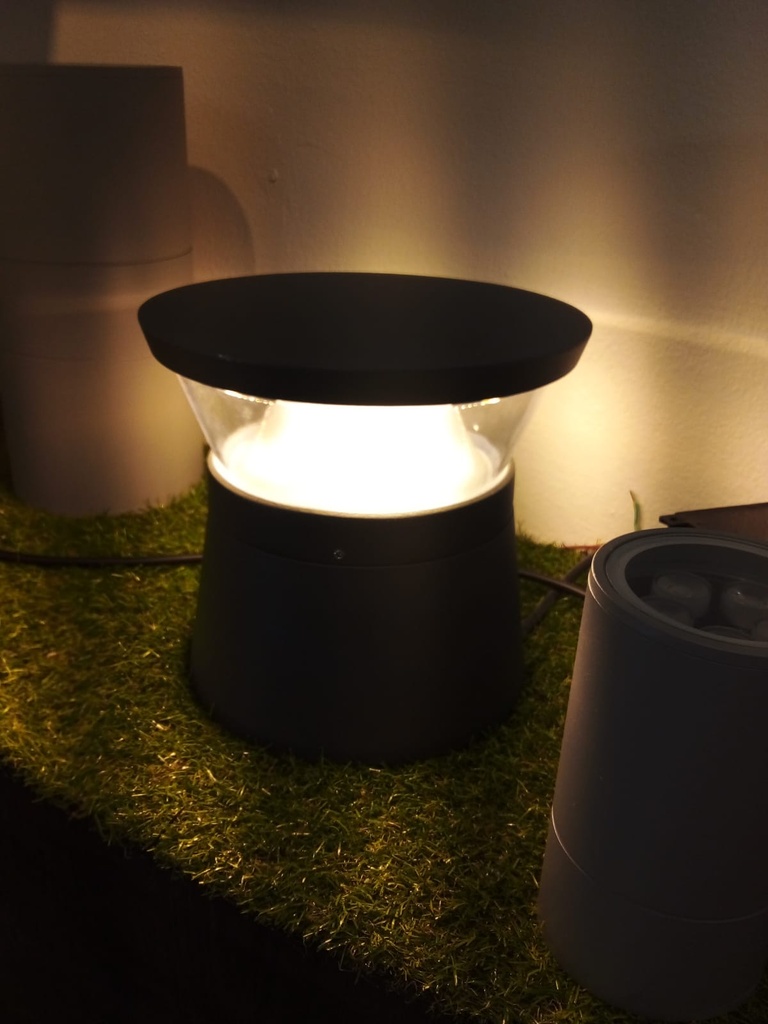 Bolardo ] Mini Bolardo LED tipo Faro, DGIN-MB20, 15W, WW 3000K, 100- 130Vac, Dimensiones: Ø220xH213mm, Material: Aluminio, IP65, Gris Oscuro